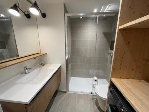 Appartement rénové confortable, idéal pour famille de 4 - FR-1-598-110