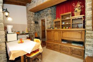 Apartments with WiFi Groznjan, Central Istria - Sredisnja Istra - 7038