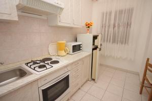 Apartments with a parking space Umag - 7073