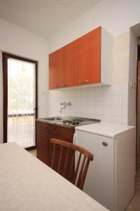 Apartments with parking space Porec - 7023