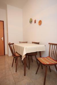 Apartments with parking space Porec - 7023