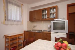 Apartments with parking space Porec - 7024