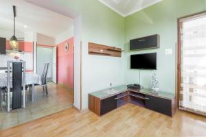 Apartments with parking space Porec - 7012