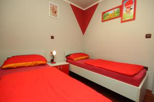 Apartments with a parking space Pula - 7034