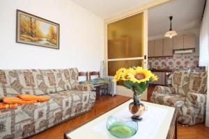 Apartments with a parking space Umag - 7066