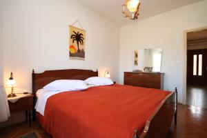 Apartments with a parking space Umag - 7066