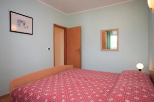 Apartments with a parking space Tar, Porec - 7026