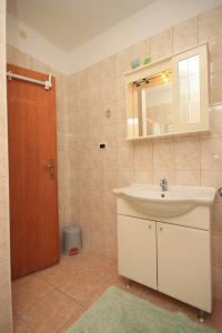 Apartments with a parking space Tar, Porec - 7026