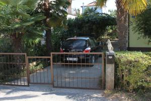Apartments with a parking space Umag - 2539