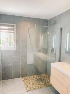 Villas Jolie maison de 110 m 2, pour 6 personnes, au calme, avec piscine : photos des chambres