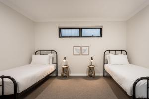 Vancouvers End by the BnB Collection