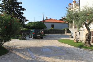 Apartments with a parking space Umag - 7125