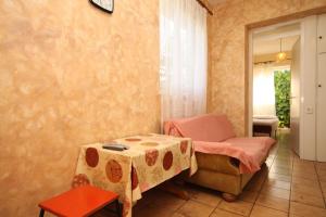 Apartments with a parking space Umag - 7124