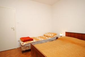 Apartments with a parking space Umag - 7110