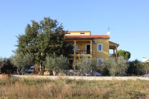 Apartments with a parking space Novigrad - 7142