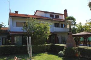 Apartments with a parking space Valbandon, Fazana - 7200 