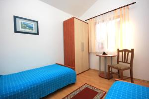 Apartments with parking space Valbandon, Fazana - 7200