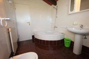 Family friendly seaside apartments Novigrad - 7118