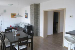 Family friendly seaside apartments Novigrad - 7118