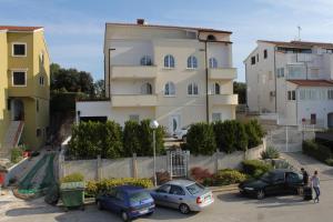 Apartments with a parking space Vrsar, Porec - 7129 