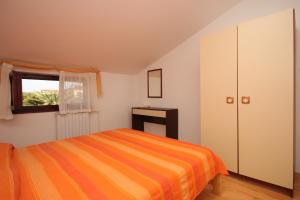 Apartments with a parking space Novigrad - 7121