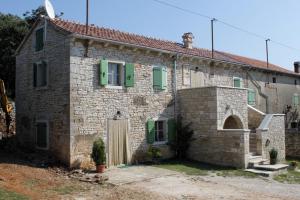 Apartments with a parking space Heraki, Central Istria - Sredisnja Istra - 7167 