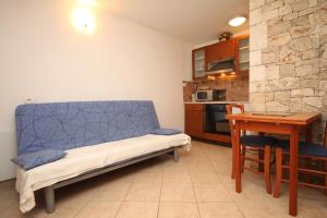 Apartments with WiFi Basanija, Umag - 7148