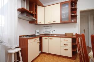 Apartments with a parking space Novigrad - 7121