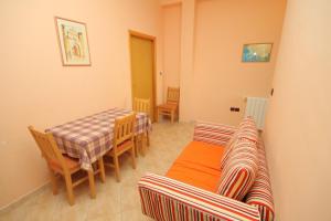 Apartments with a parking space Rovinj - 7195