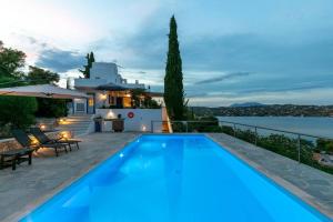 RETREAT VILLA BY THE SEA WITH POOL IN PORTO HELI