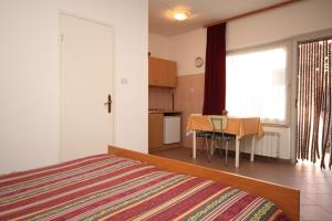 Apartments by the sea Zambratija, Umag - 6997