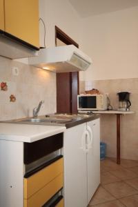 Apartments with parking space Porec - 7042