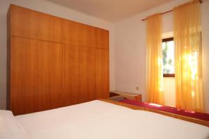 Apartments with parking space Basanija, Umag - 7149