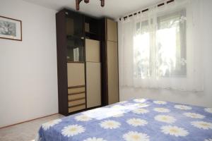 Apartments with parking space Umag - 7171