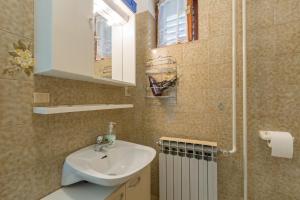 Apartments with parking space Kukci, Porec - 7166