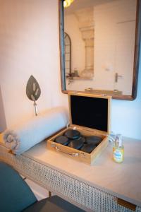 B&B / Chambres d'hotes Couvent des Cordelieres option SPA Jacuzzi : photos des chambres