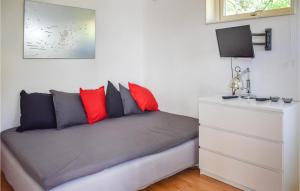 Stunning Home In Motala With Wifi