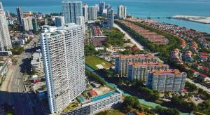 Seaview Water Purify Cozy Comfortable for Short & Long Stay in The Landmark by Katana