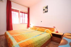 One-Bedroom Apartment with Terrace room in Apartments with a swimming pool Valbandon Fazana - 7257