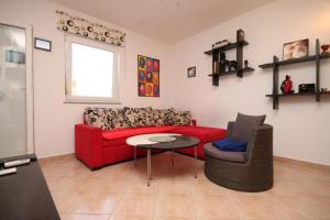 Apartments with a parking space Valbandon, Fazana - 7258