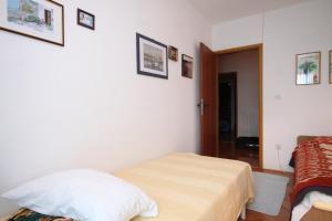 Apartments with a parking space Valbandon, Fazana - 7259