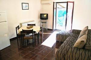 Apartments with a parking space Fazana - 7261