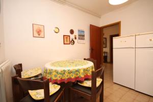 Apartments with a parking space Valbandon, Fazana - 7259