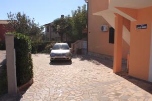 Apartments with a parking space Fazana - 7282