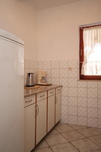 Apartments with a parking space Fazana - 7284