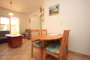 Apartments with WiFi Stinjan, Pula - 7246