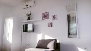 Apartments with parking space Fazana - 7205