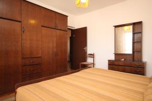 Apartments with a parking space Fazana - 7281