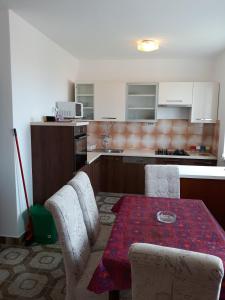 Apartments with a parking space Fazana - 7281