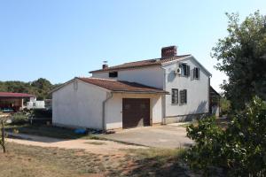 Family friendly apartments with a swimming pool Jadreski, Pula - 7292